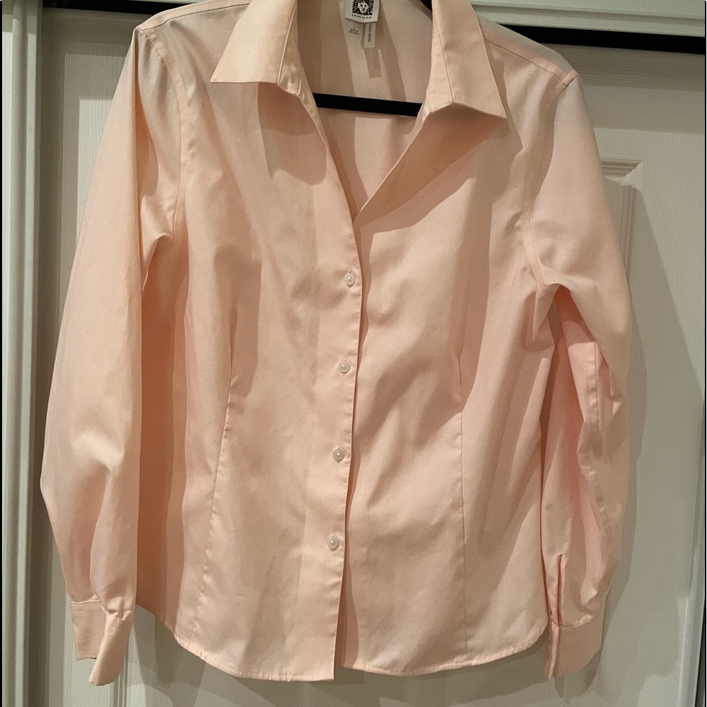 Pretty in pink! Anne Klein business top. Size large.